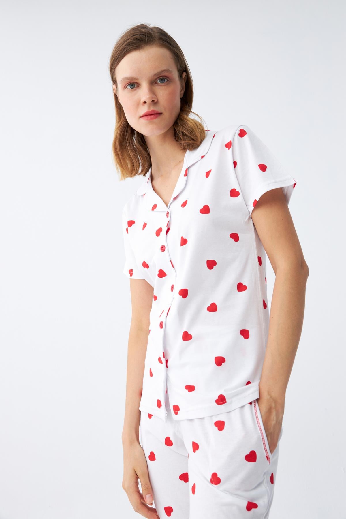 Akbeniz Kadın Beyaz Kırmızı Kalpli Önden Düğmeli Pijama Takımı