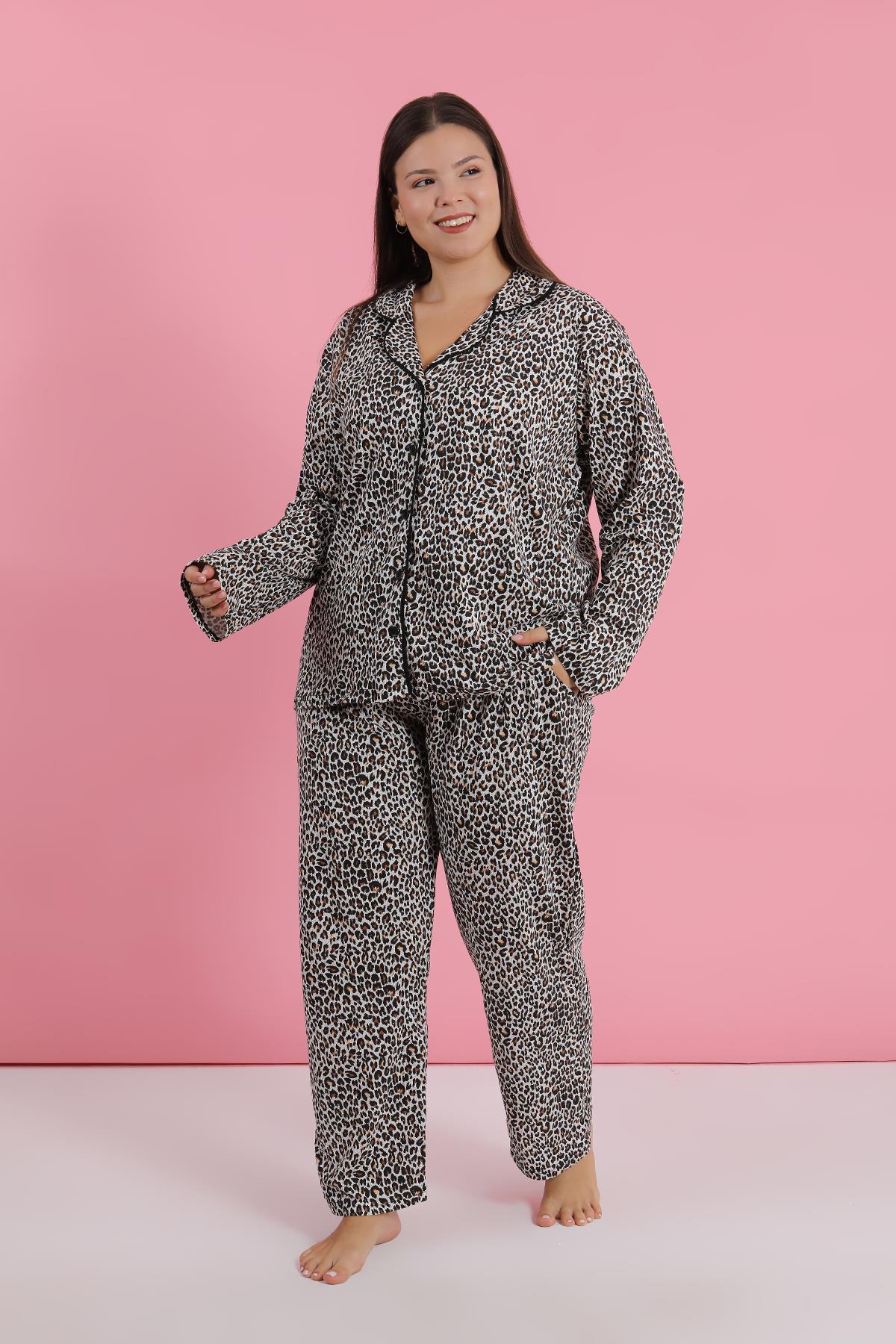 Akbeniz Kadın Büyük Beden Leopar Desenli Düğmeli Pijama Takımı