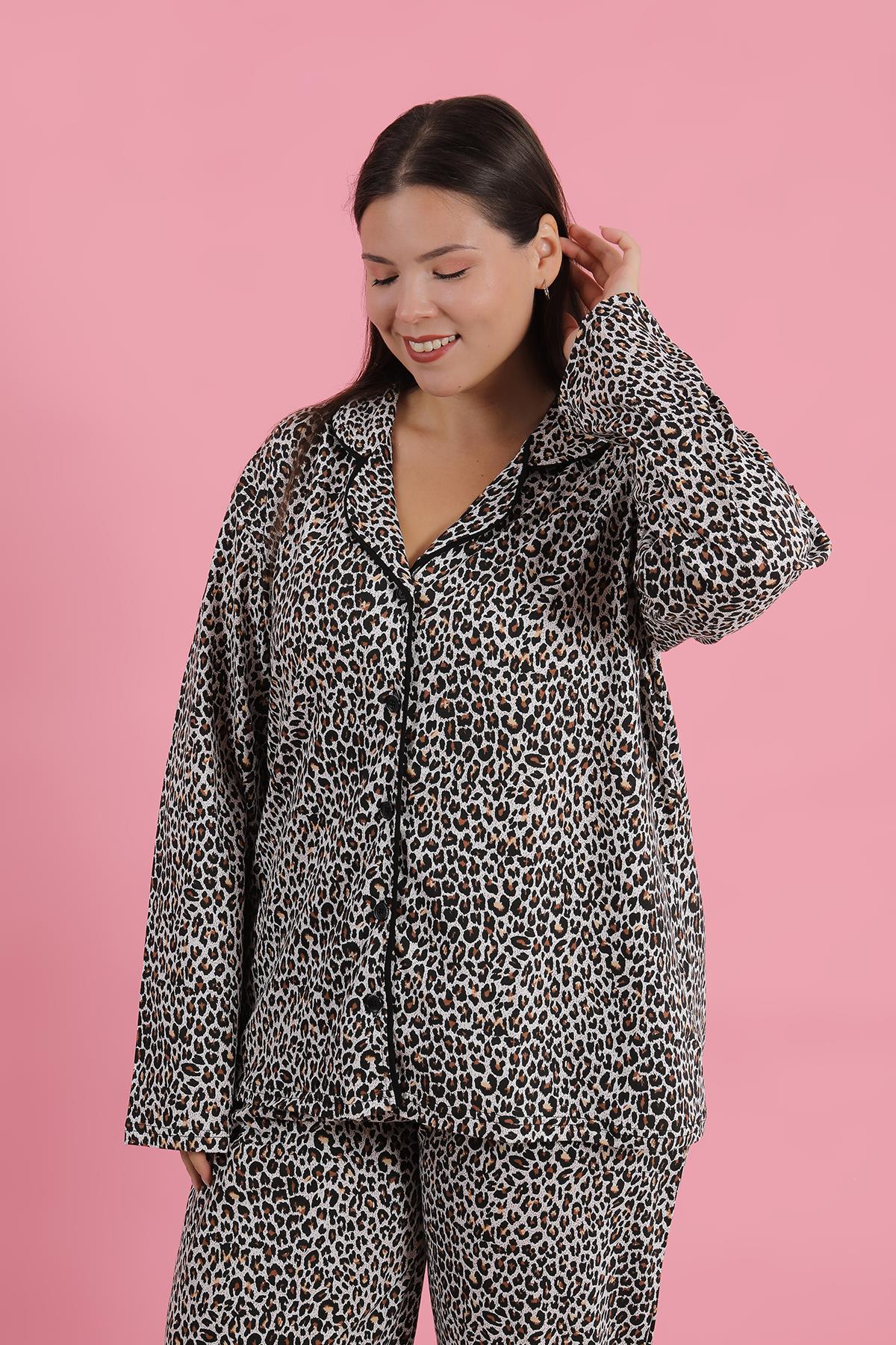 Akbeniz Kadın Büyük Beden Leopar Desenli Düğmeli Pijama Takımı