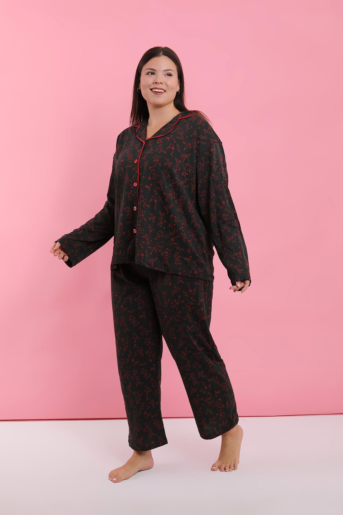 Akbeniz Kadın Büyük Beden Siyah Kırmızı Çiçekli Düğmeli Pijama Takımı