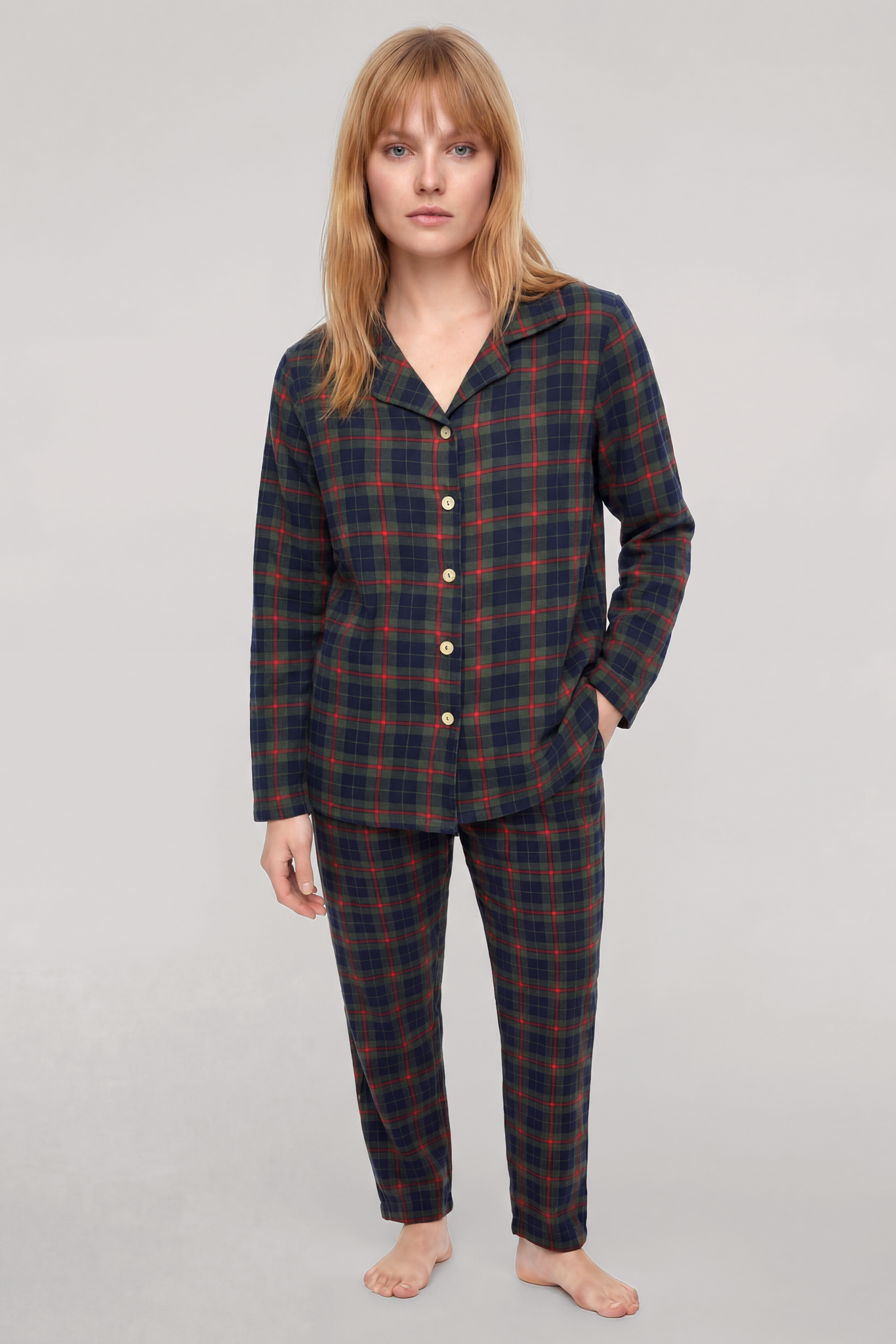 Akbeniz Kadın Ekose Desenli Düğmeli Pijama Takımı 