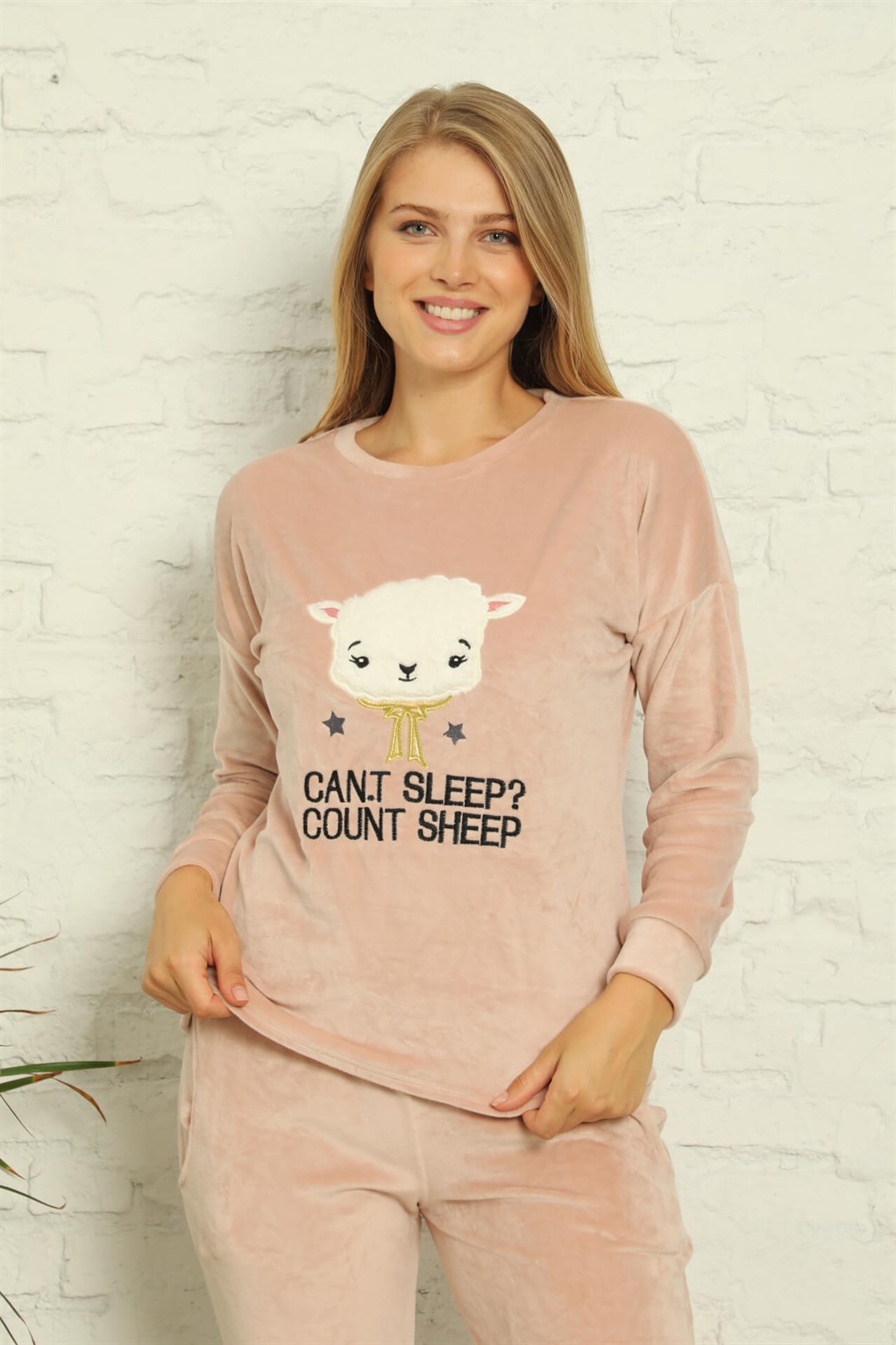 Akbeniz Kadın Kadife Uzun Kol Pijama Takım 9008