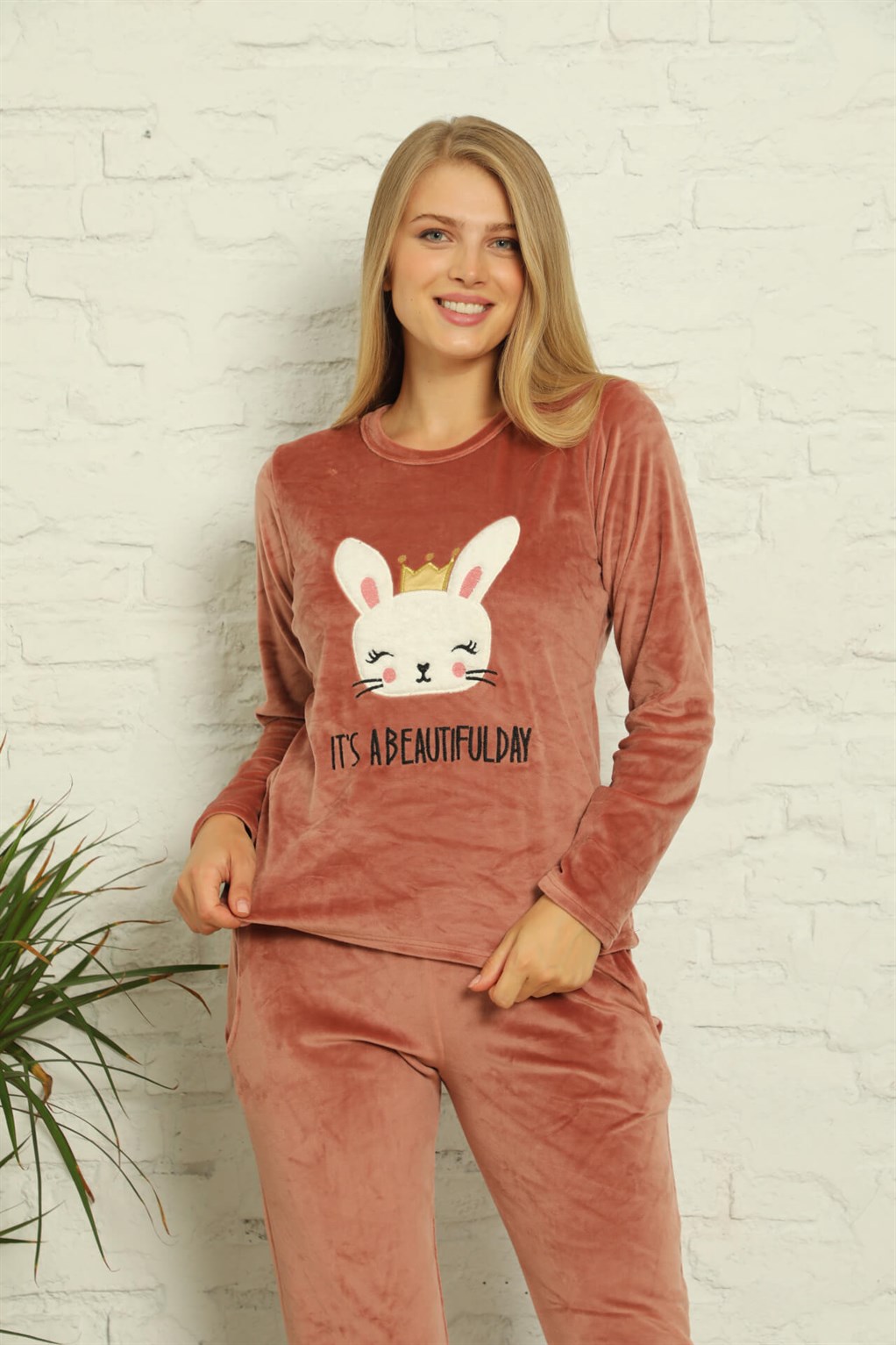 Akbeniz Kadın Kadife Uzun Kol Pijama Takım 9003