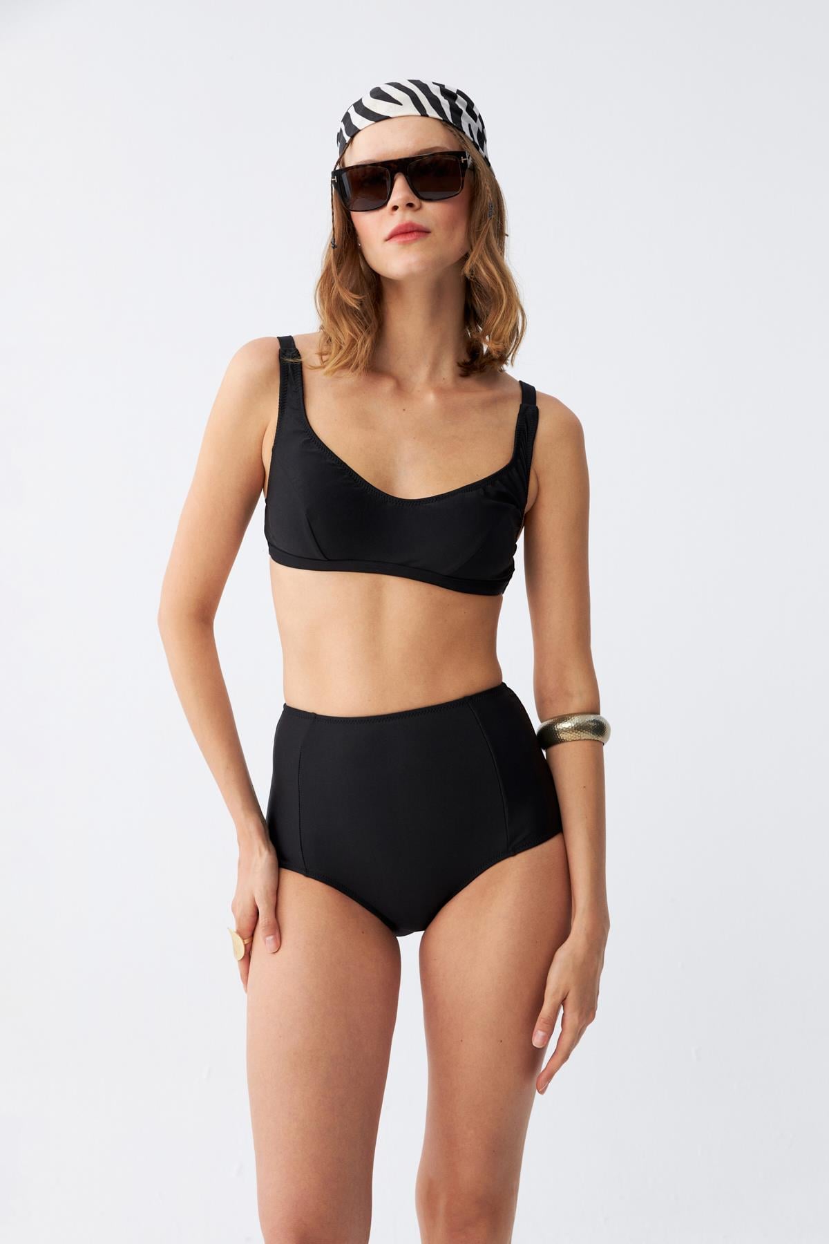 Akbeniz Kadın Siyah Pedli Kare Yaka Yüksek Bel Bikini Takımı