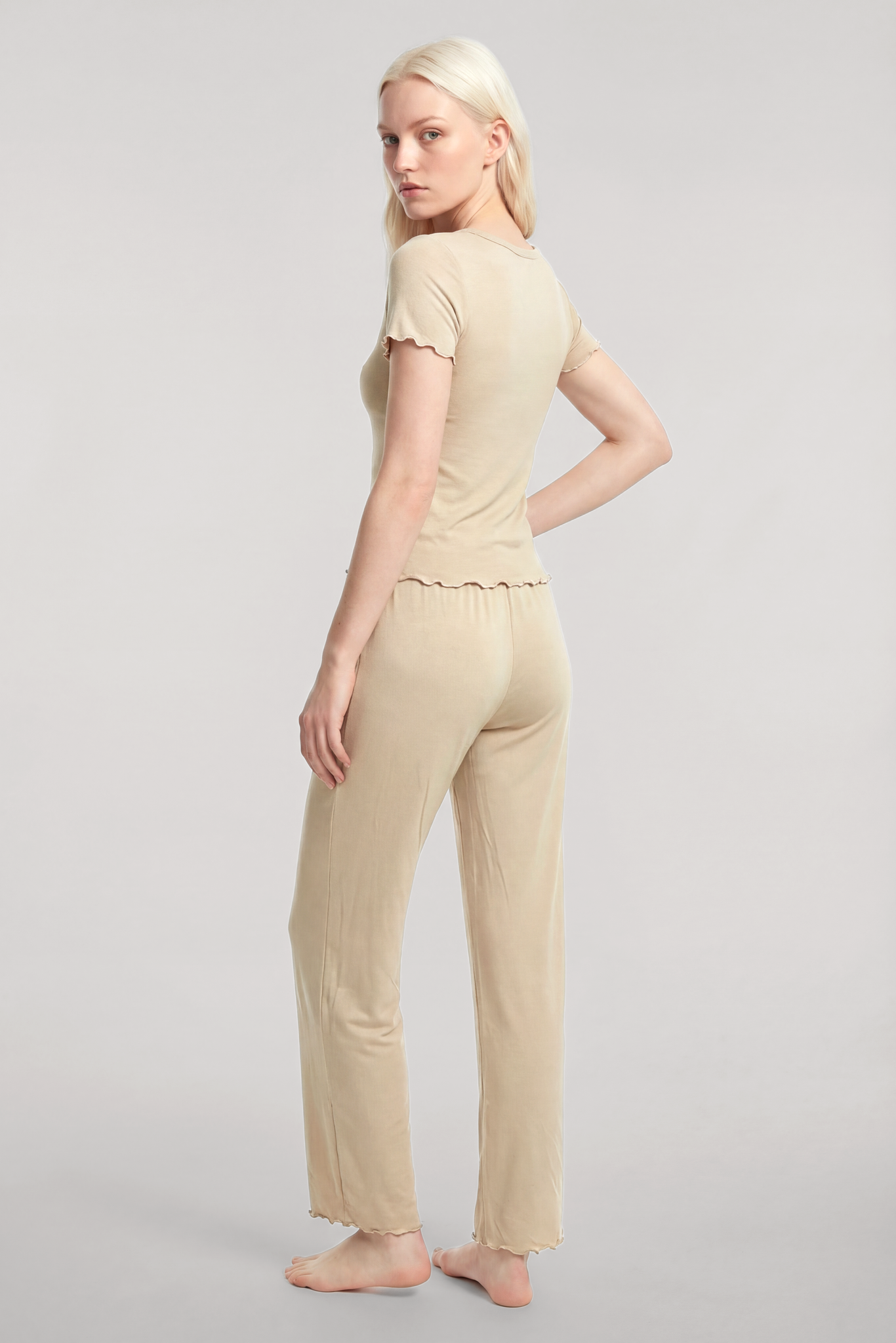 Akbeniz V Yaka Yumuşak Dokulu Pijama Takımı Bej