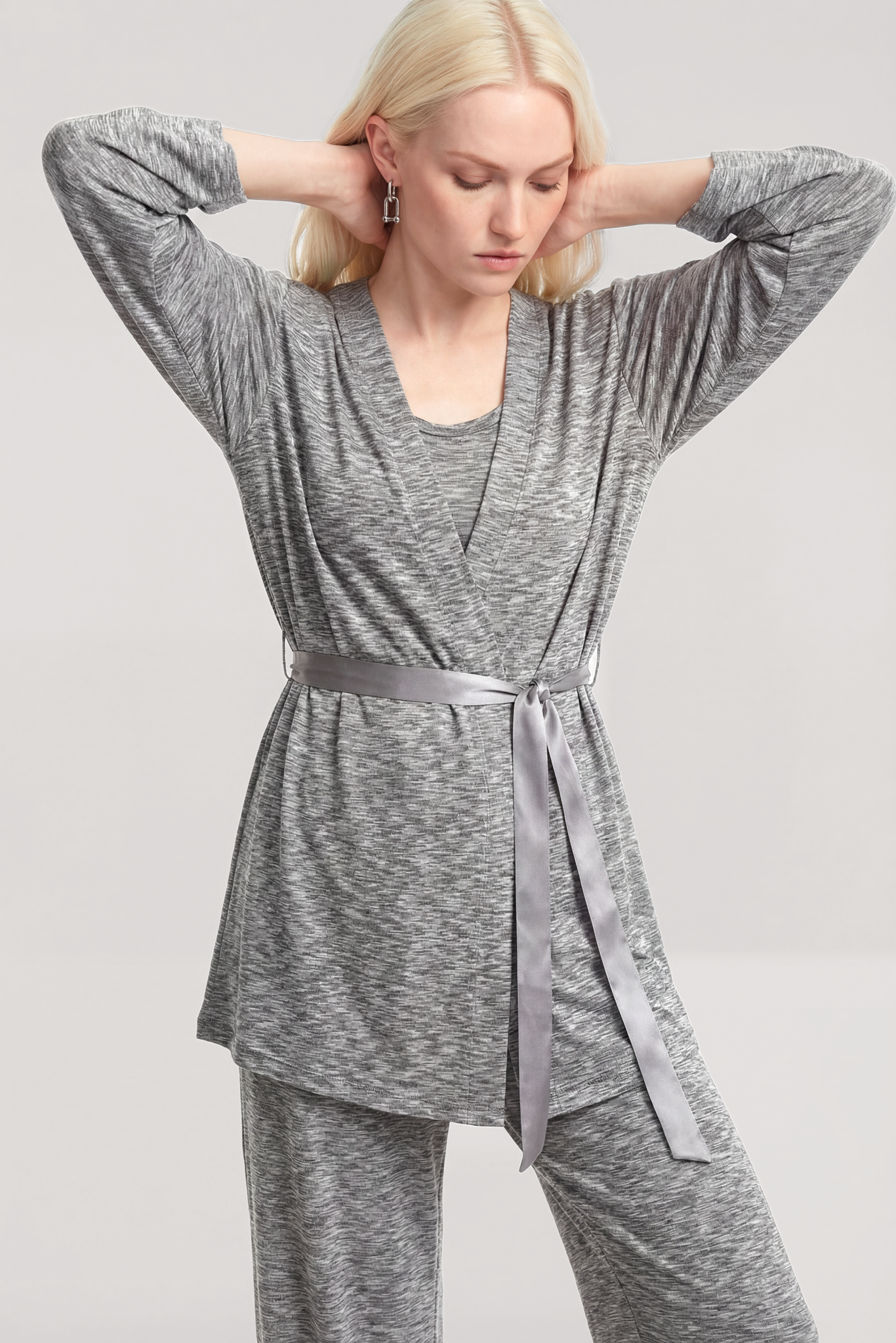 Yumuşak Dokulu Dökümlü Kısa Kimono Gri Melanj