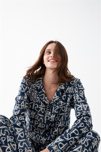 Akbeniz Kadın Lacivert “Paris” Yazı Desenli Düğmeli Pamuklu Pijama Takımı