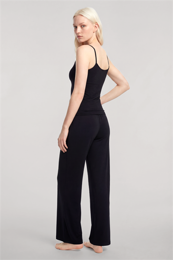 Yumuşak Dokulu Minimal İp Askılı Atlet Siyah