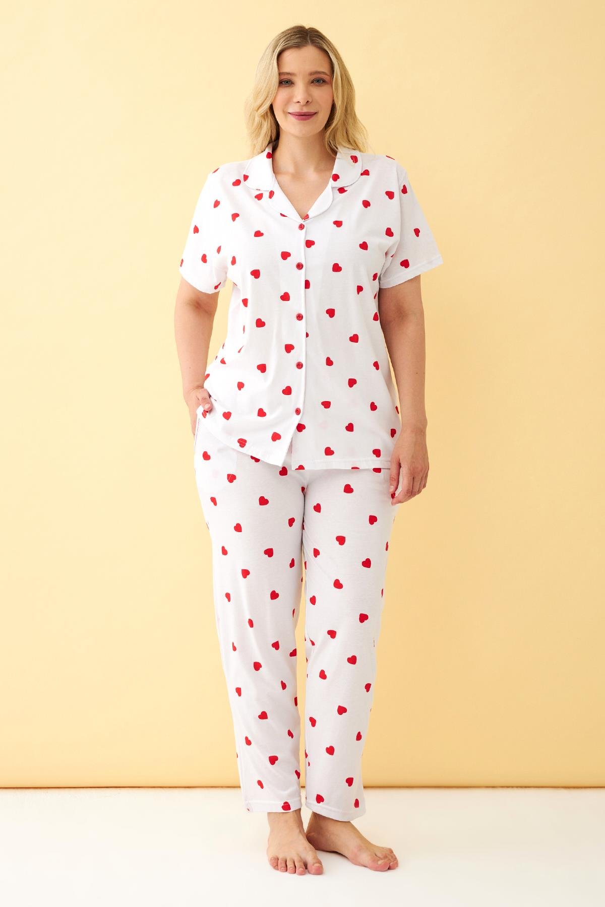 Akbeniz Kadın Beyaz Kırmızı Kalp Desenli Önden Düğmeli Büyük Beden Pijama Takımı