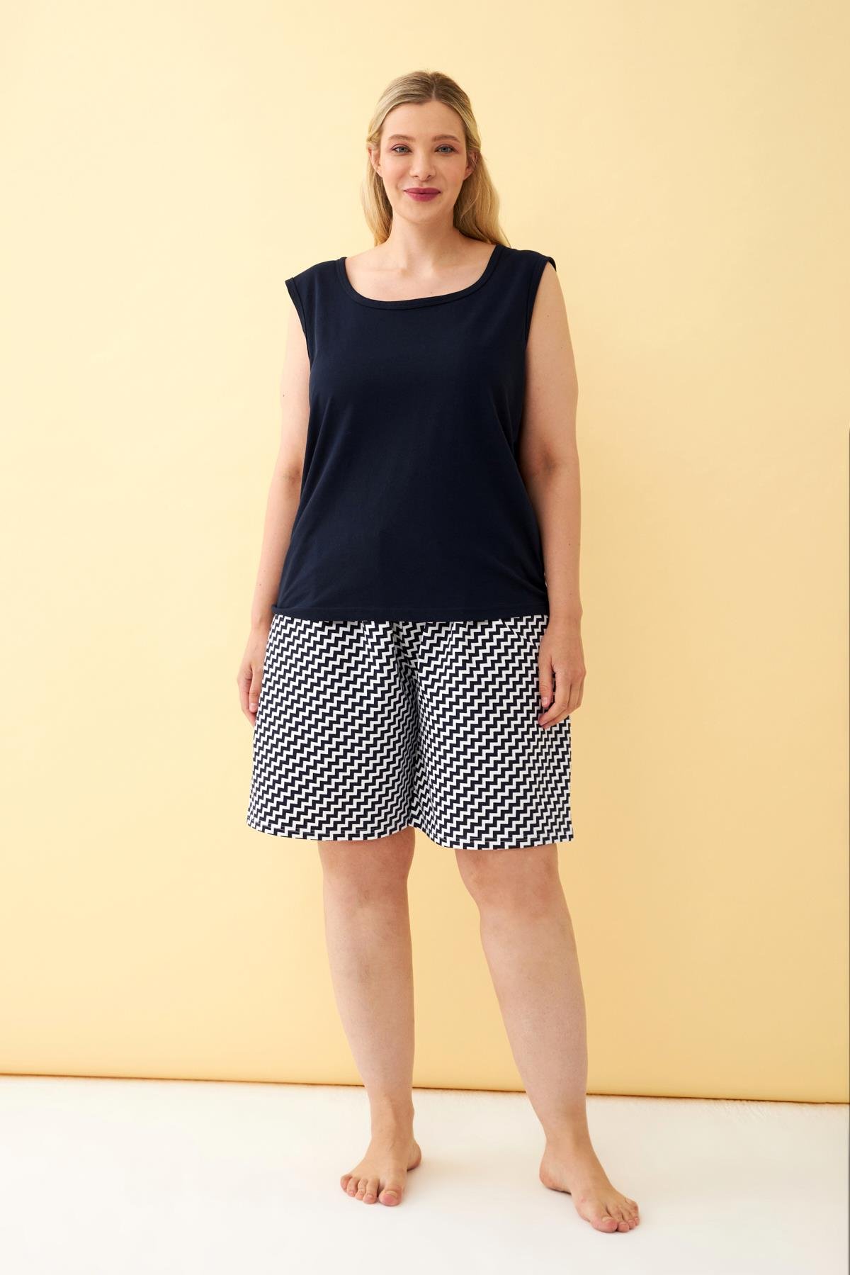 Akbeniz Kadın Lacivert Geometrik Desenli Şortlu Büyük Beden Pijama Takımı