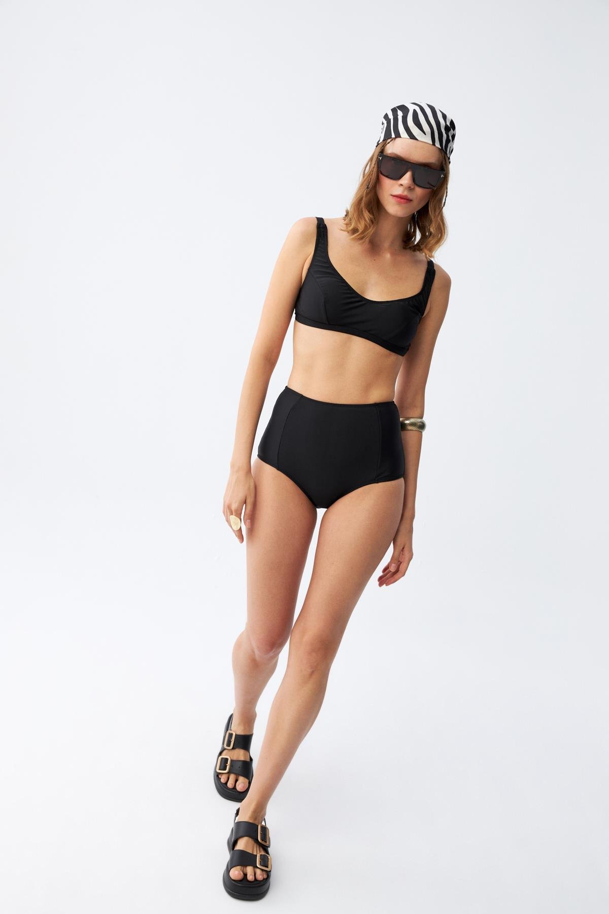 Akbeniz Kadın Siyah Pedli Kare Yaka Yüksek Bel Bikini Takımı