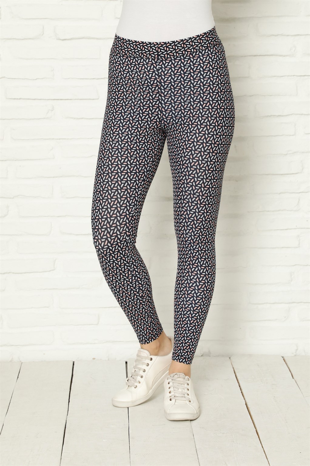 Amurri Eva yalangoch fotosurat