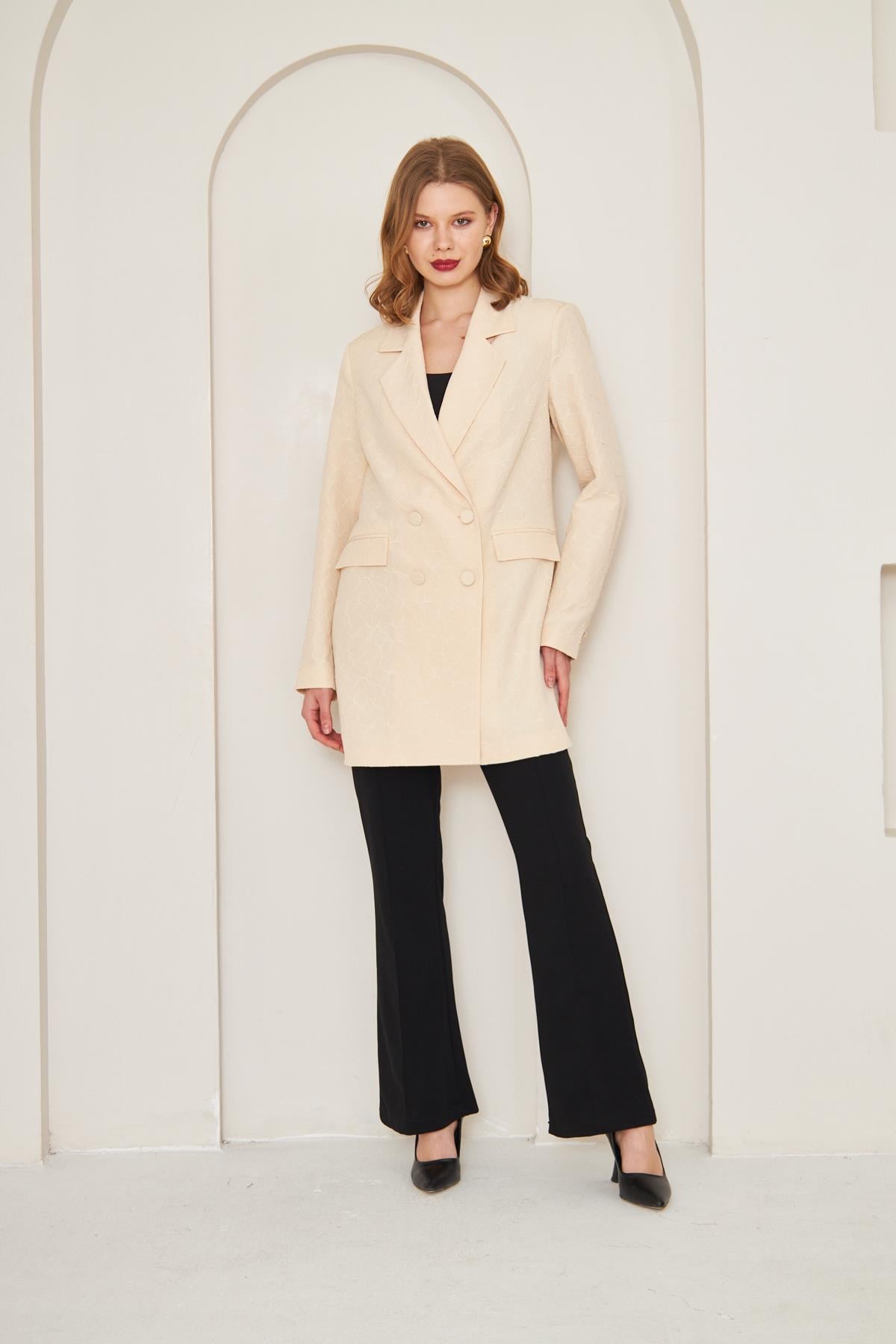 Jakarlı Kruvaze Ceket Krem