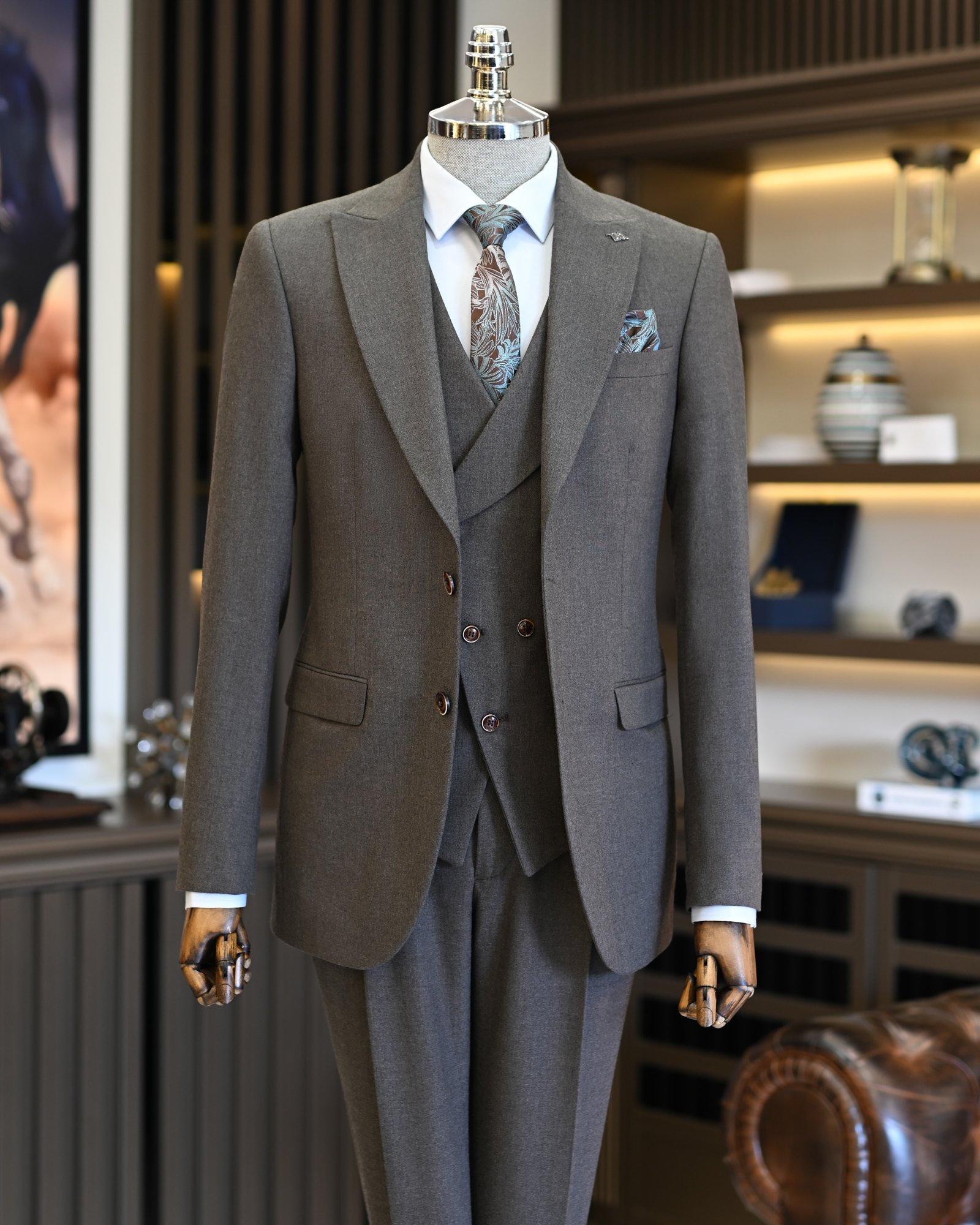 Italian style jacket vest pleated trouser suit brown T11324