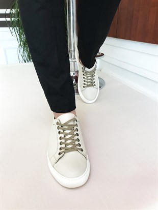 İtalyan stil erkek yumuşak dokulu spor ayakkabı krem T6153