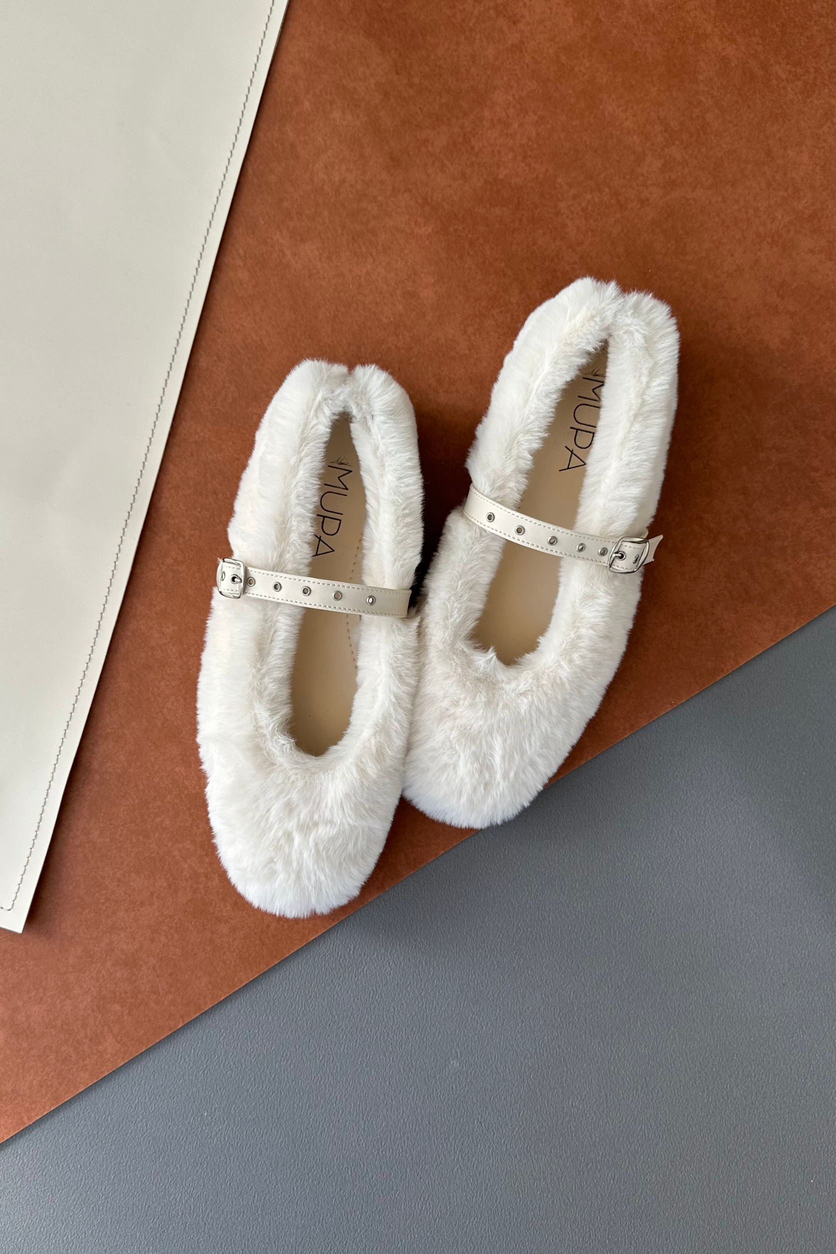 Kadın Tüylü Babet BEYAZ