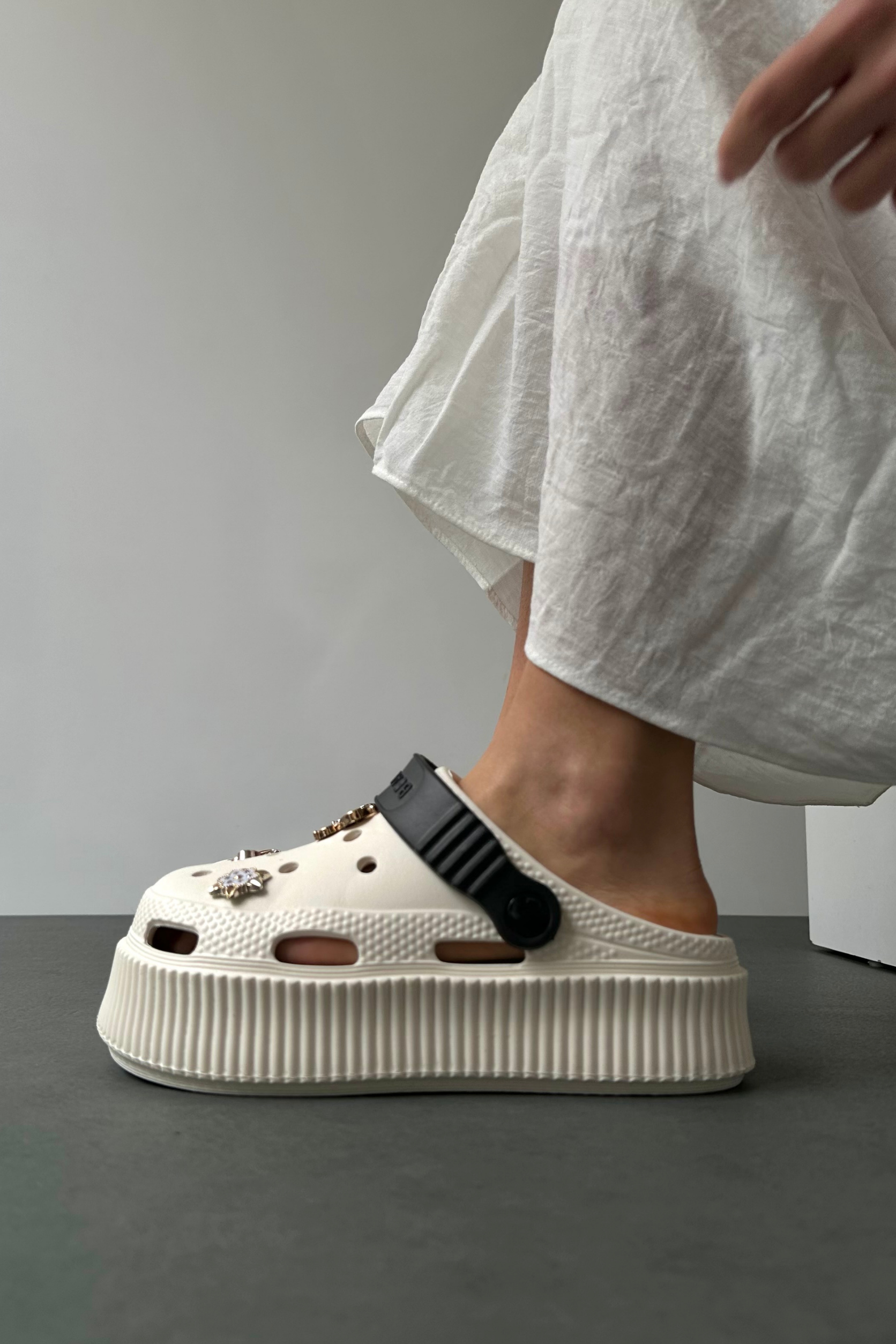 Kadın Eva Terlik Taşlı KREM SİYAH