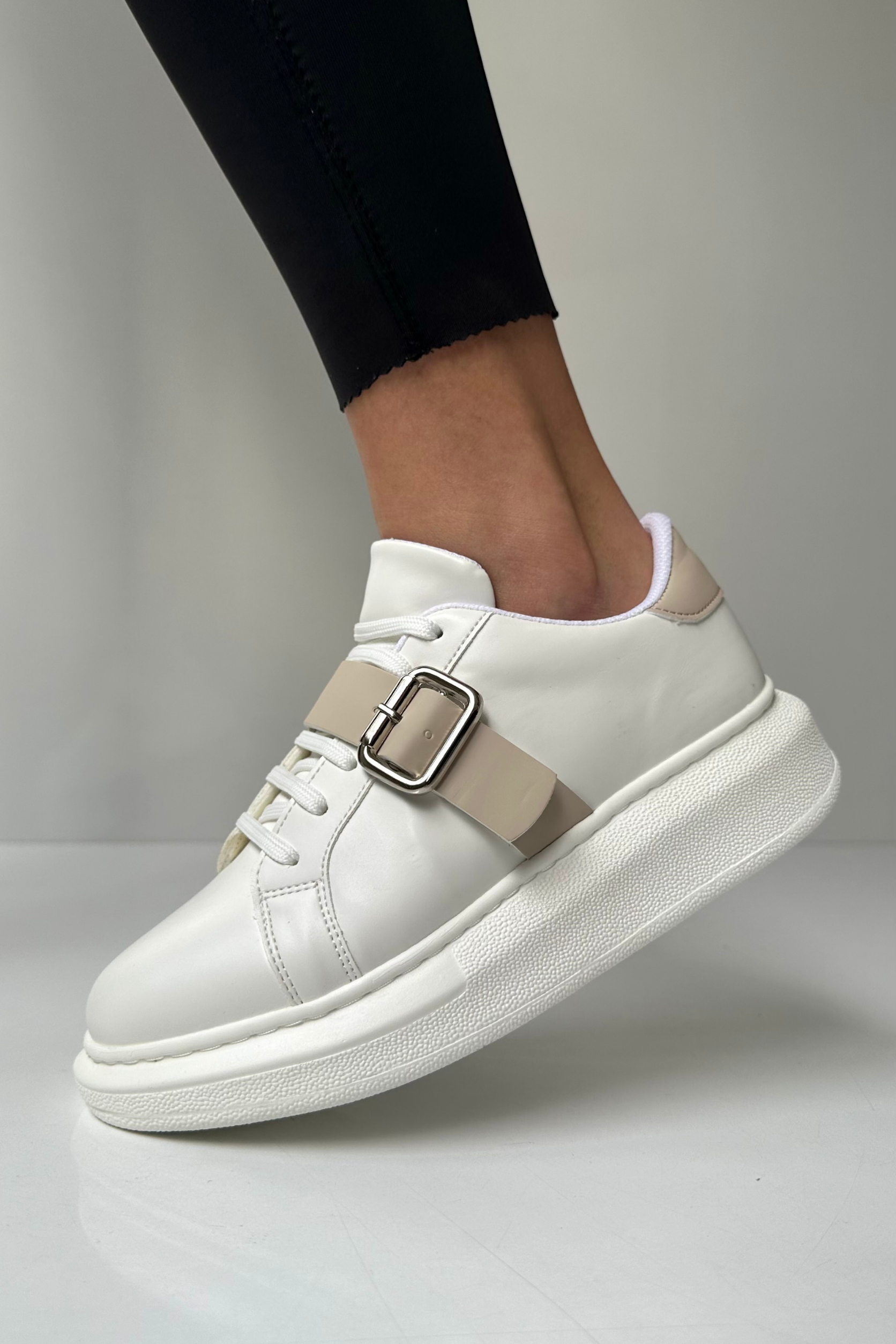 Kadın Spor Ayakkabı BEYAZ BEJ KEMERLİ