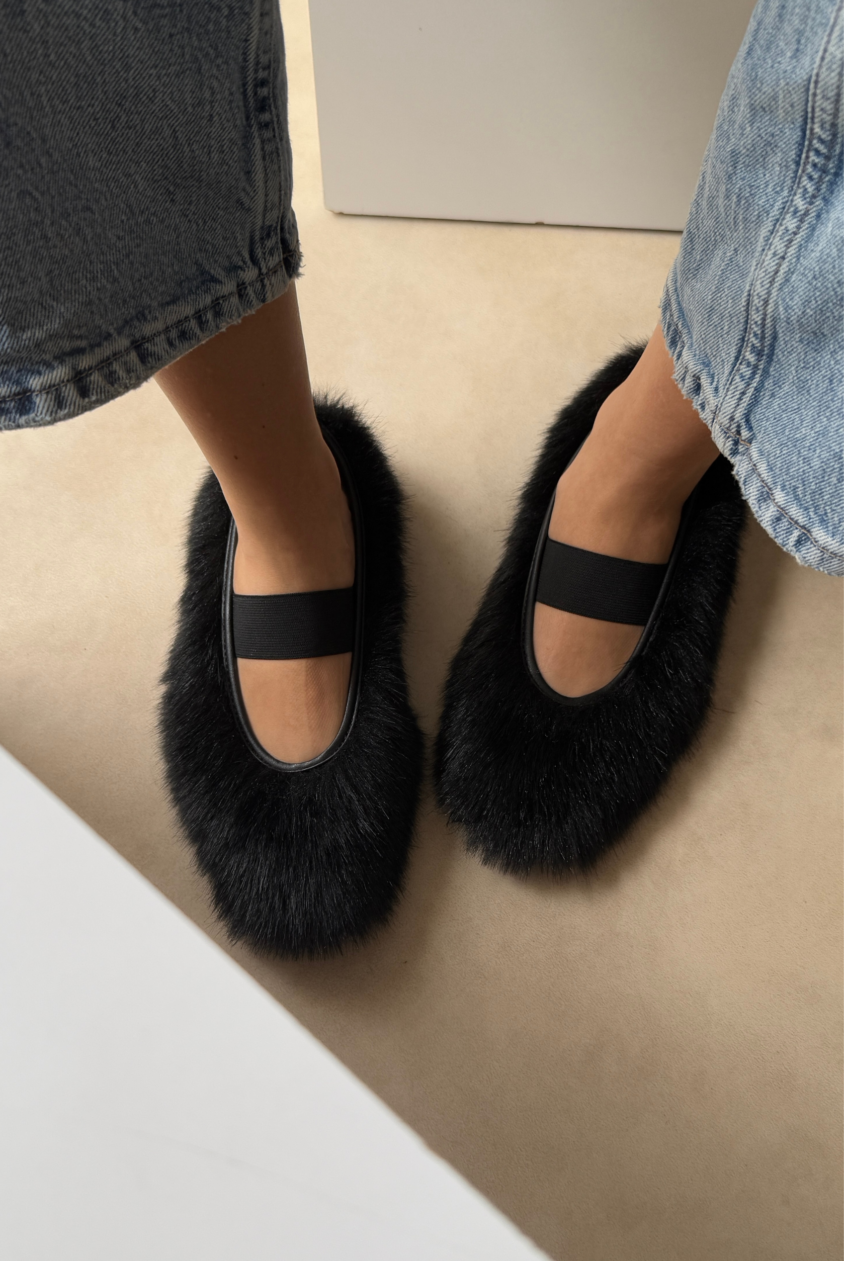 Kadın Tüylü Babet SİYAH