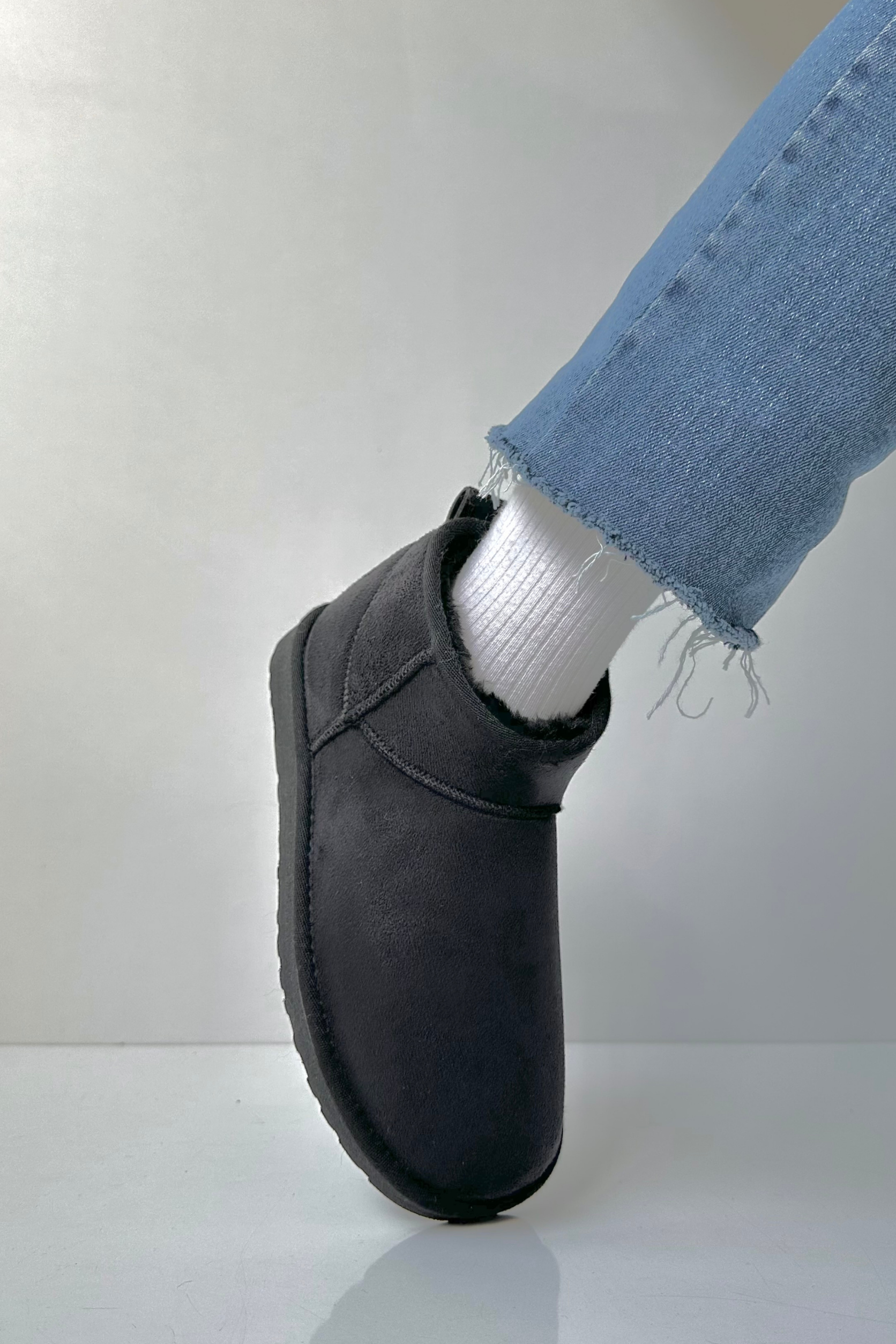 Mini İçi Kürklü İnce Tabanlı SİYAH