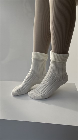 Kadın Yünlü Çorap BEYAZ