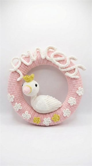 Wellgro Cuddly Amigurumis Kuğu Çocuk Odası Kapı & Duvar Süsü