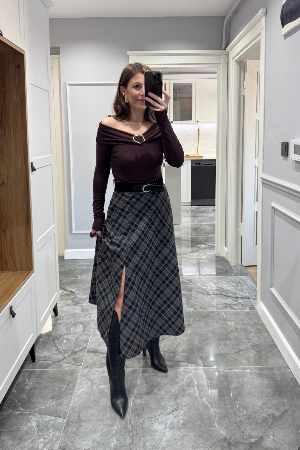 Aurine Metal Tokalı Bluz Kahverengi