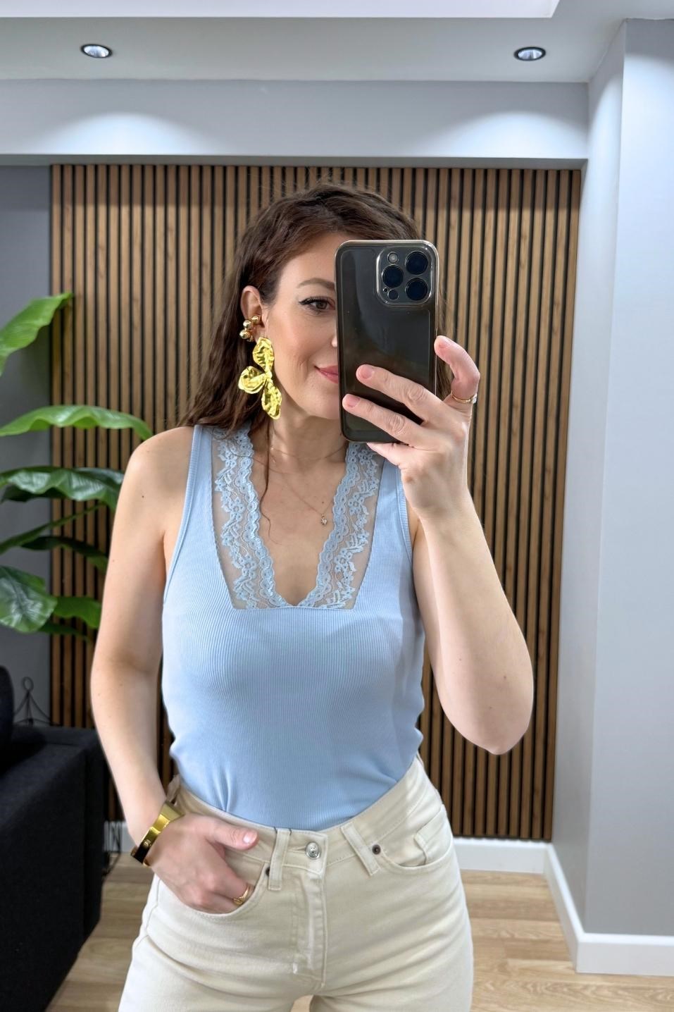Bella Dantel Detay Atlet Bluz Bebe Mavi