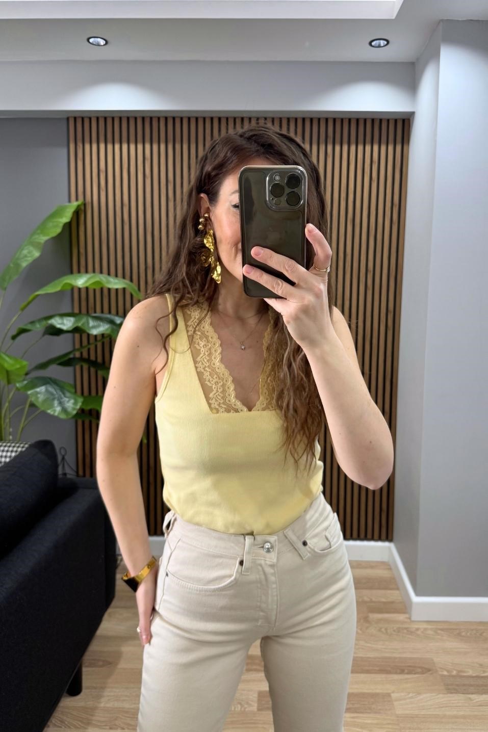 Bella Dantel Detay Atlet Bluz Lİmon Sarı
