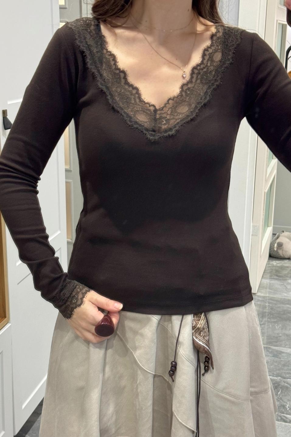 Dantel Detaylı Bluz Acı Kahve