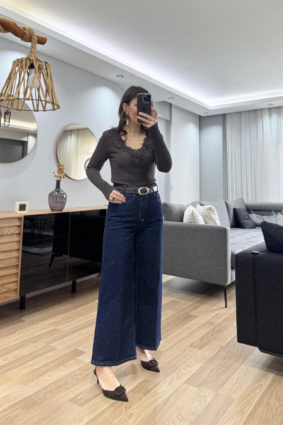 Dantel Yaka Fit Triko Bluz Kahverengi