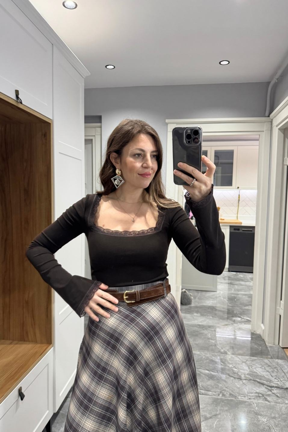 Kare Yaka Dantelli Bluz Acı Kahve
