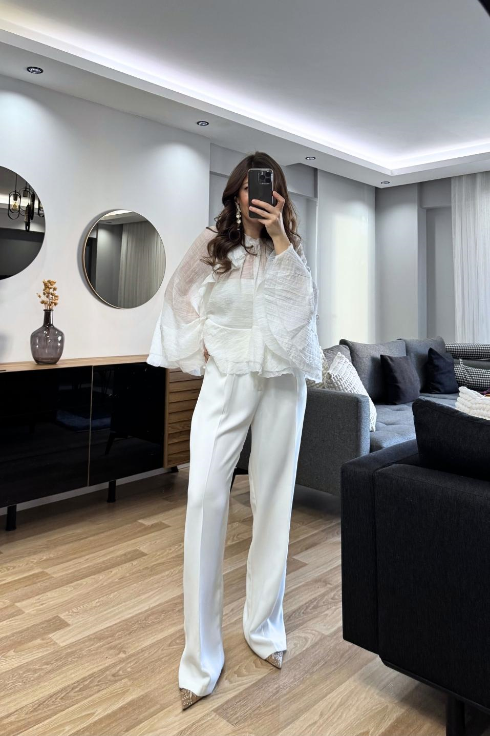 Liora Fırfır Detaylı Transparan Bluz Beyaz
