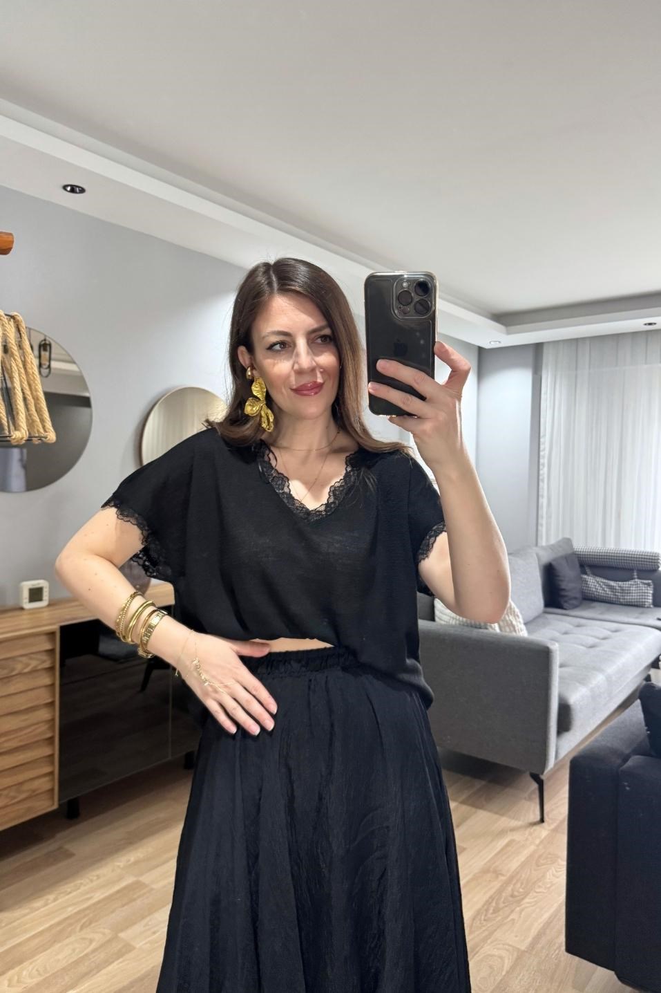 Mirelle Dantel Detaylı Bluz Siyah