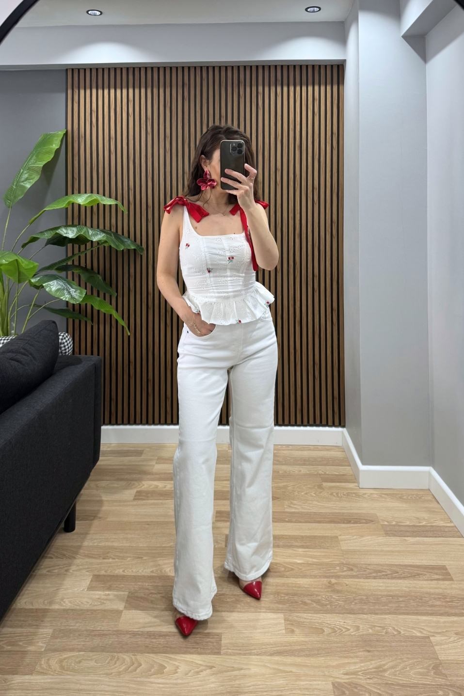 Nakış İşlemeli Premium Bluz Beyaz-Kırmızı