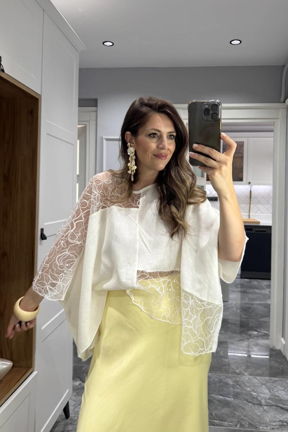 Oversize Tül ve Pul Detaylı Tasarım Keten Bluz Beyaz