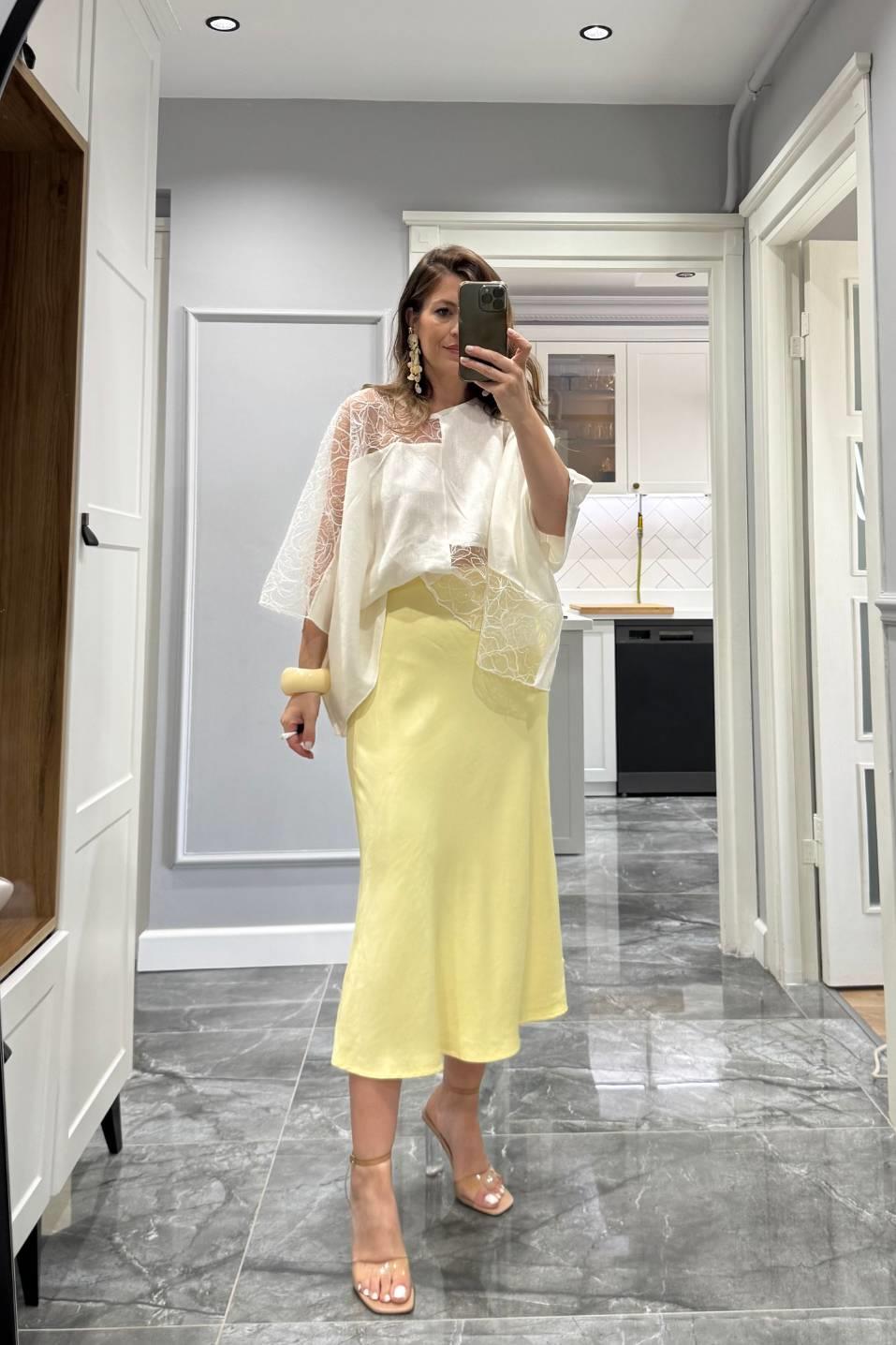 Oversize Tül ve Pul Detaylı Tasarım Keten Bluz Beyaz