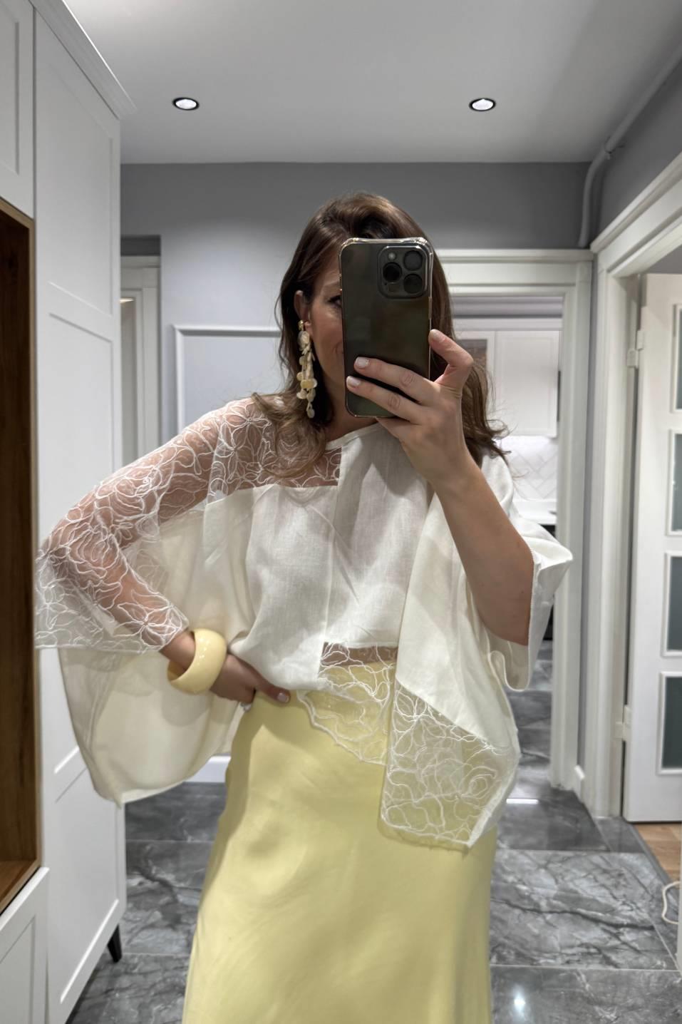Oversize Tül ve Pul Detaylı Tasarım Keten Bluz Beyaz