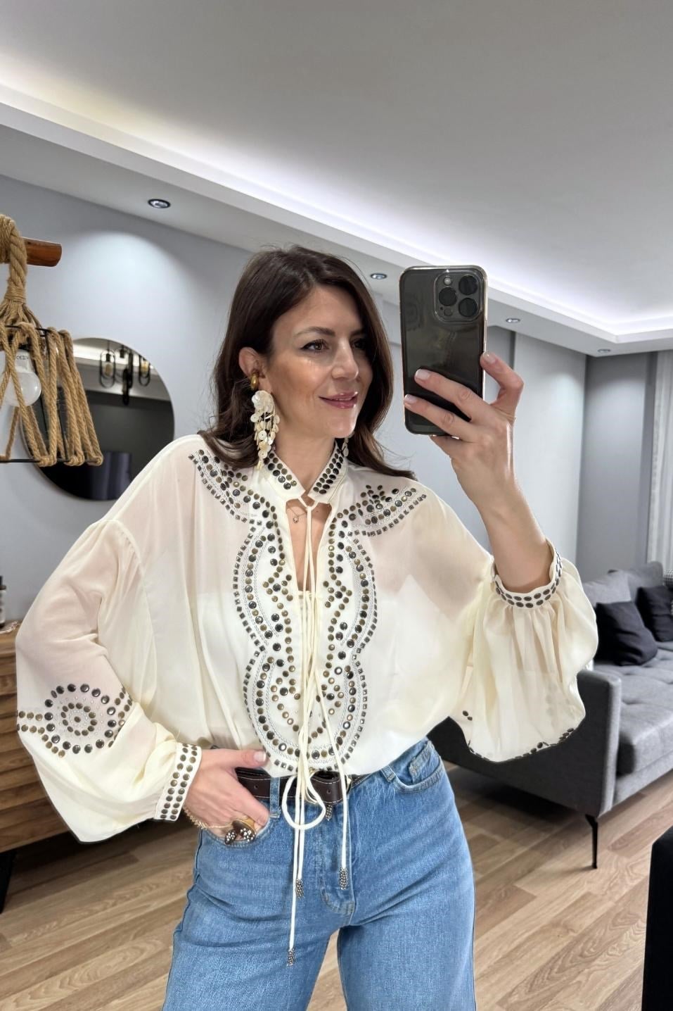 Taş Yapıştırma Tasarım Bluz Ekru