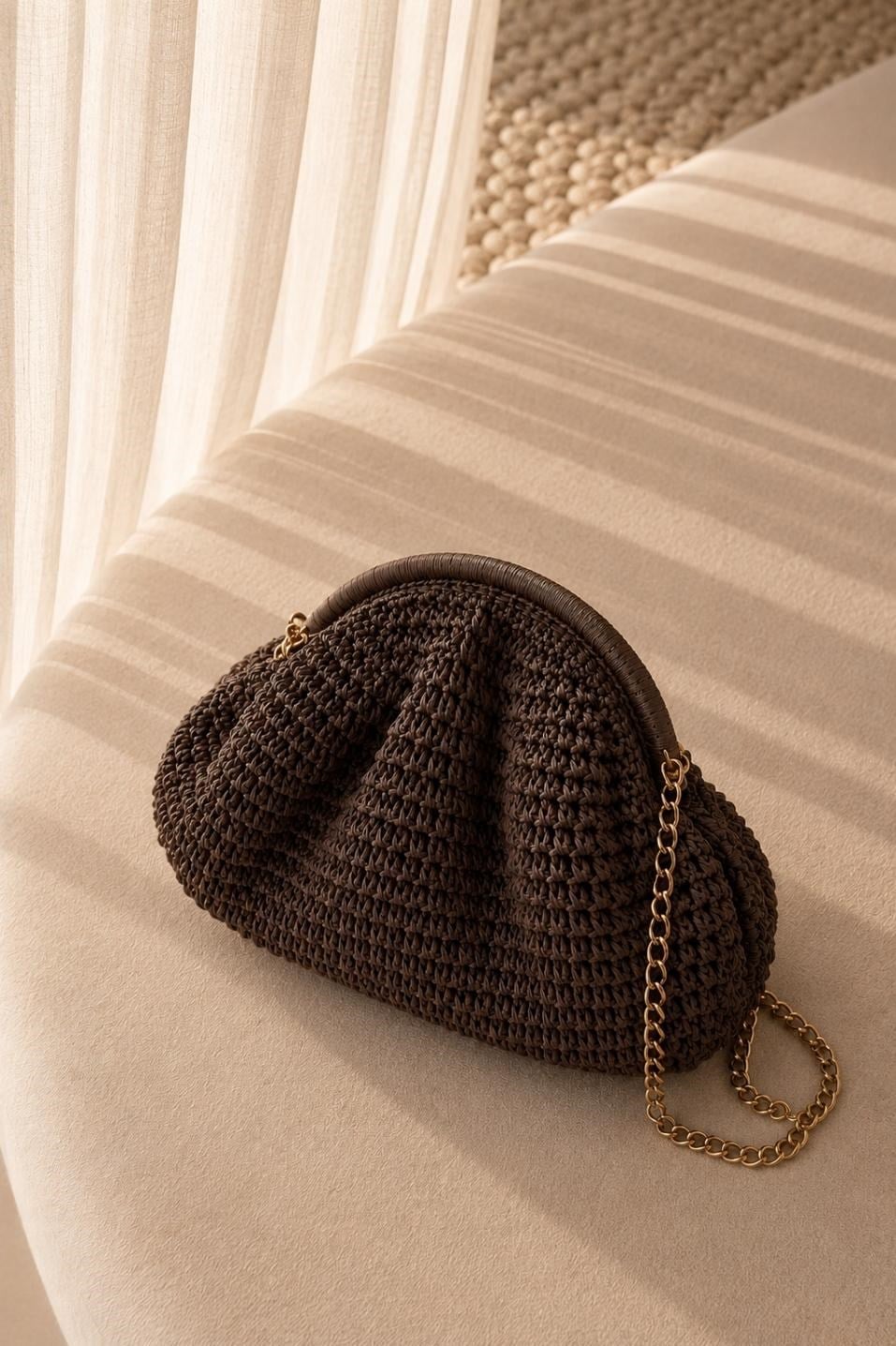 Metal Zincir Çapraz Askılı Clutch Çanta Kahverengi
