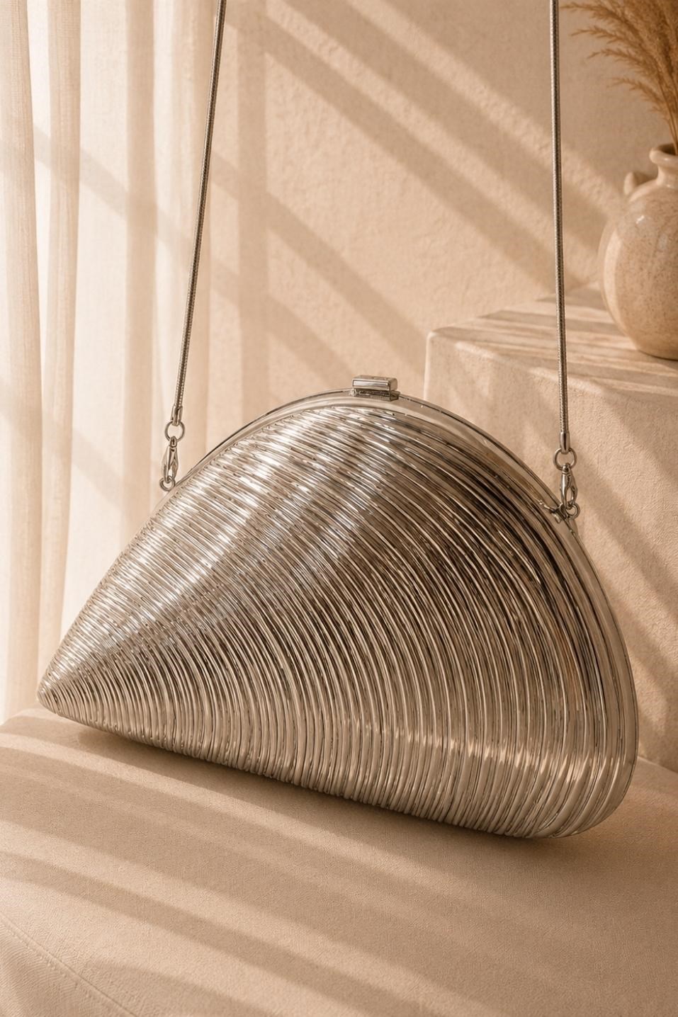 Metalik Midye Kabuğu Clutch Çanta Gümüş