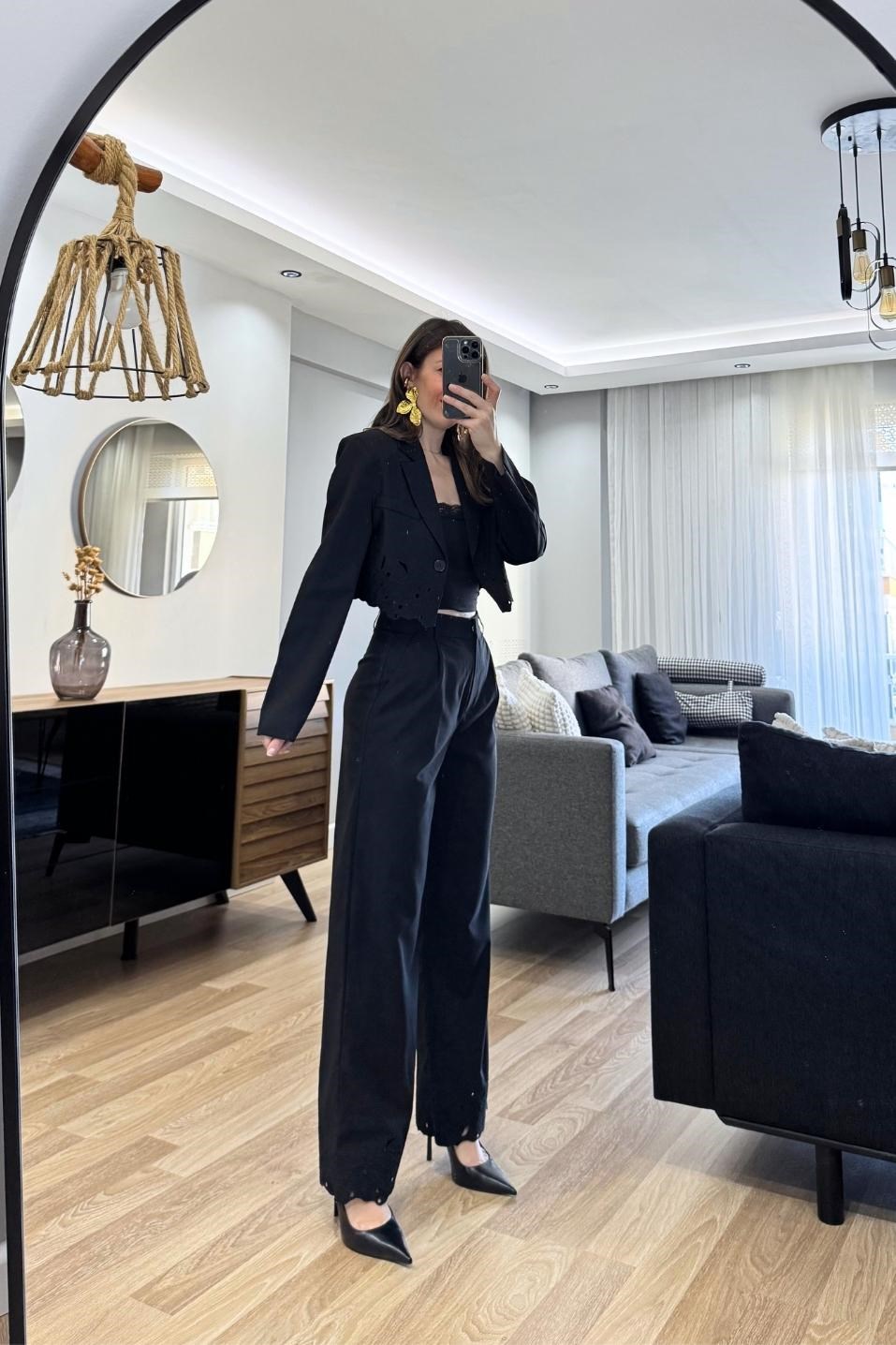 Nakış Detaylı Crop Ceket Siyah