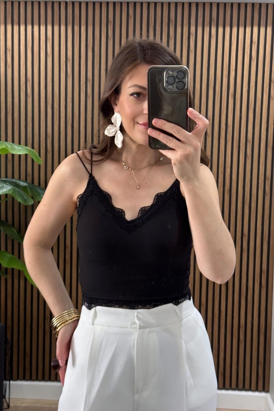 İp Askılı Dantel Detaylı Crop Bluz Siyah