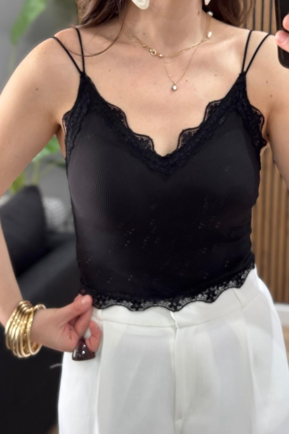 İp Askılı Dantel Detaylı Crop Bluz Siyah