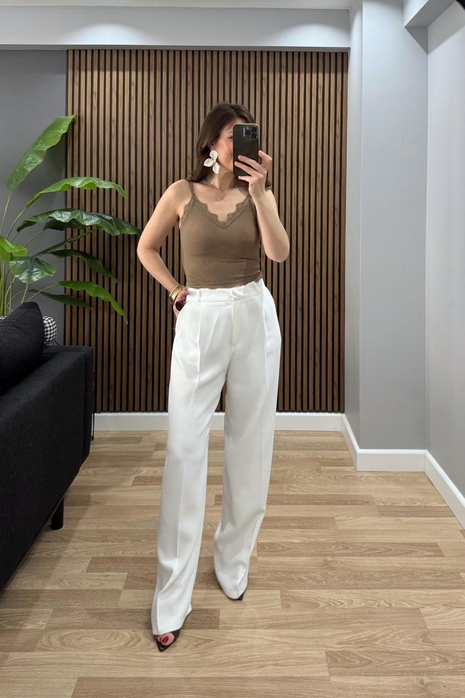 İp Askılı Dantel Detaylı Crop Bluz Kahverengi