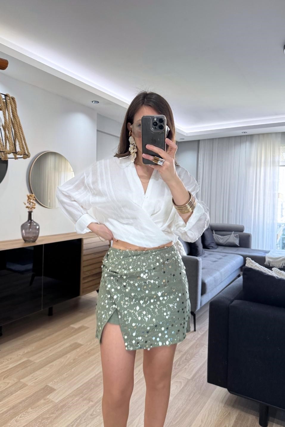 Kruvaze Detaylı Pullu Mini Şort Etek Haki Yeşil