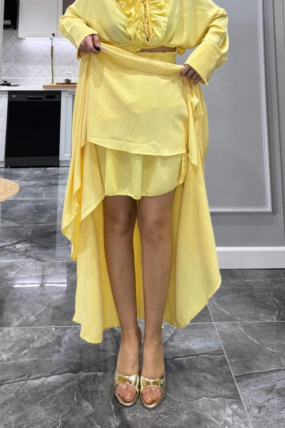 Marka Model Yırtmaçlı Pileli Etek Sarı