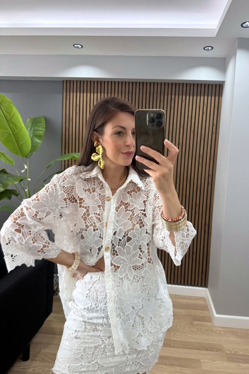 Floral Dantel Gold Düğmeli Gömlek Beyaz