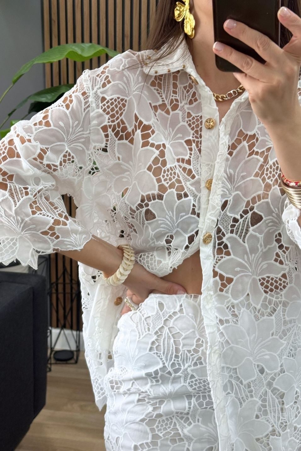Floral Dantel Gold Düğmeli Gömlek Beyaz