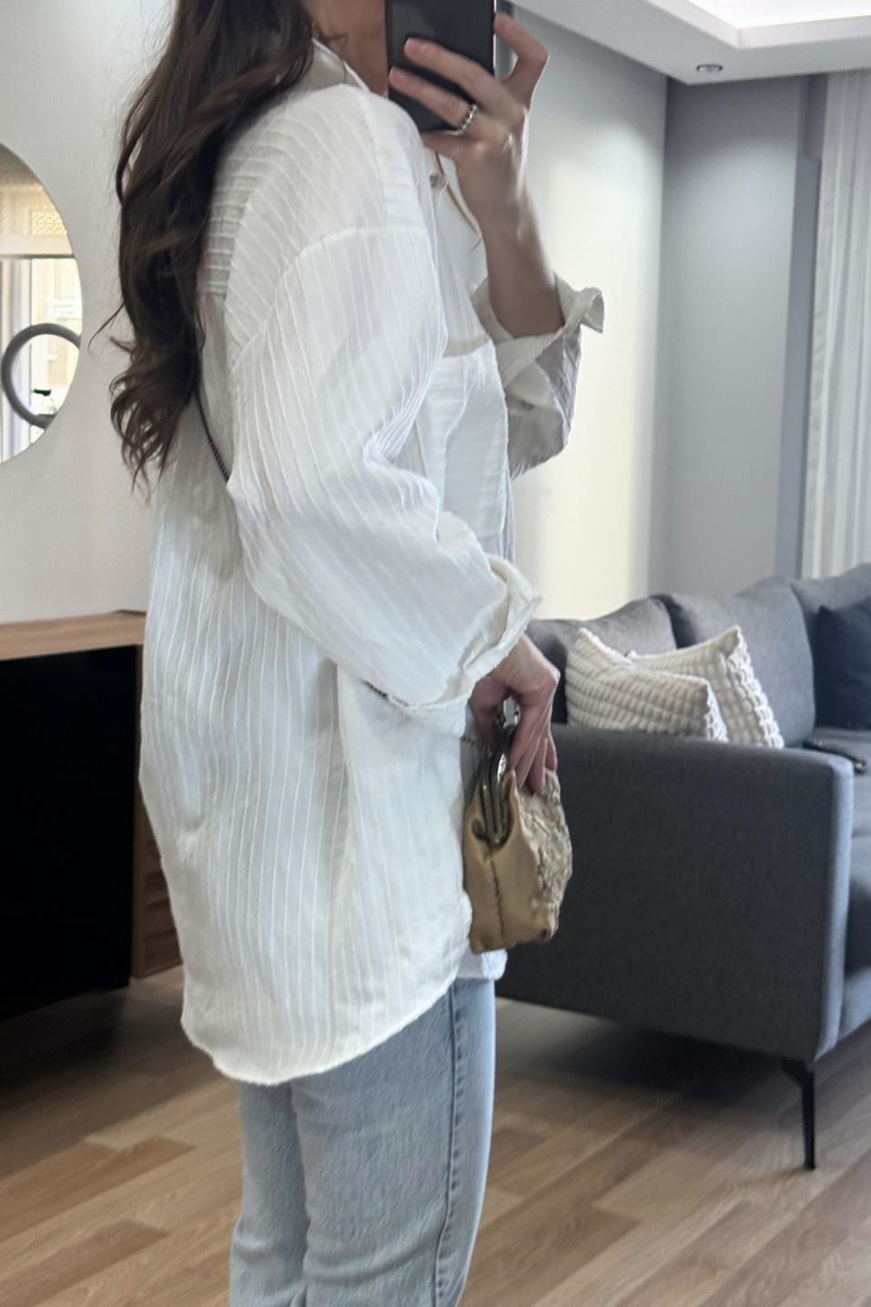 Kabartma Dokulu Çizgili Oversize Gömlek Beyaz
